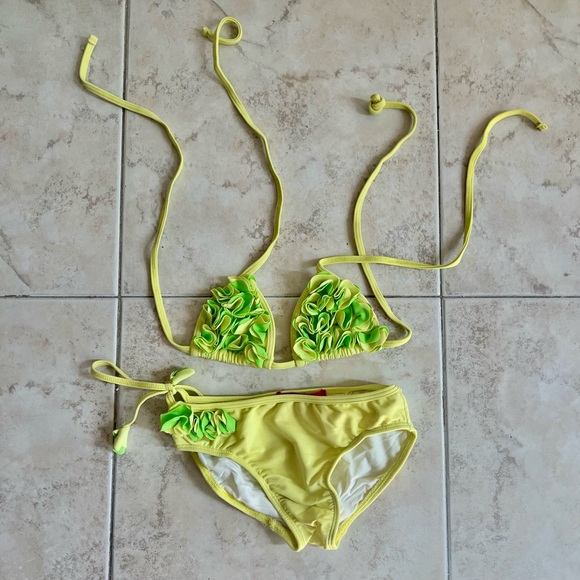 Vibrant Ruffle Bikini Set - Picture 1 of 1